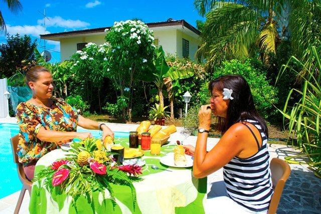 Ahitea Lodge Papeete  Esterno foto